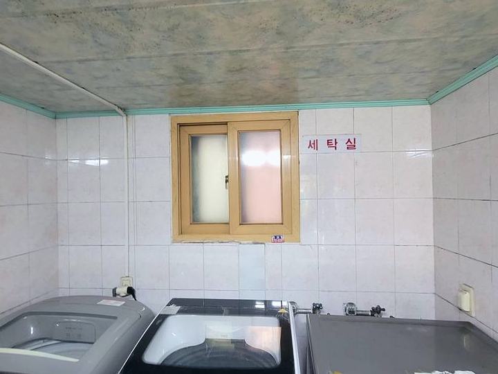양천구 세탁실 창문형 환풍기 설치 시공 전