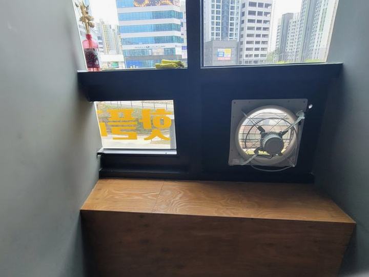 연수구 사무실 창가 환풍기 교체 완료 현장