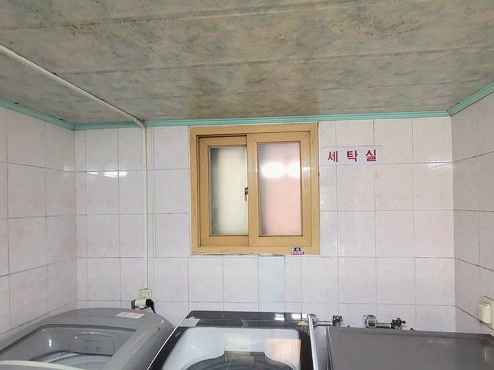 세탁실 창문형 환풍기 설치 시공 전